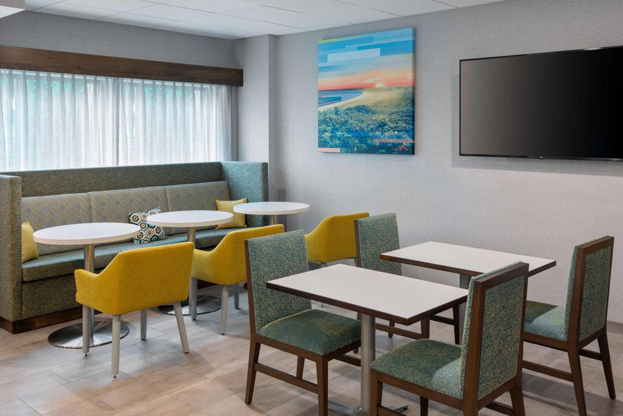 Hampton Inn Coventry-Warwick Area Eksteriør billede